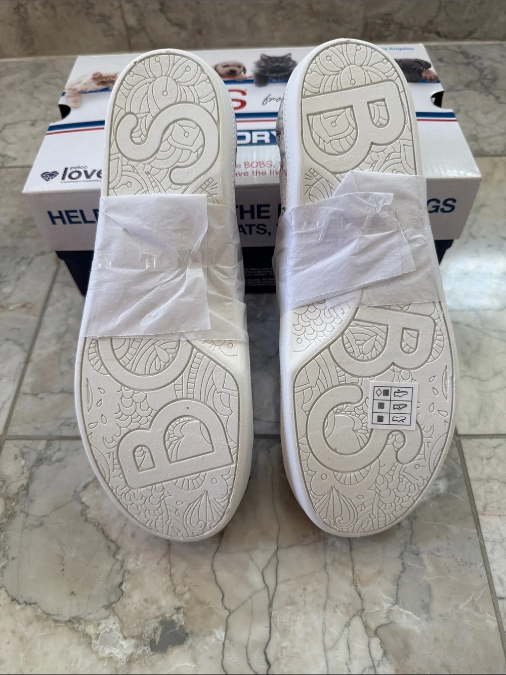 BOBS (Skechers) Beach Bingo Garden Pawty Slip-On Sneakers NIB White Multi Size 9
